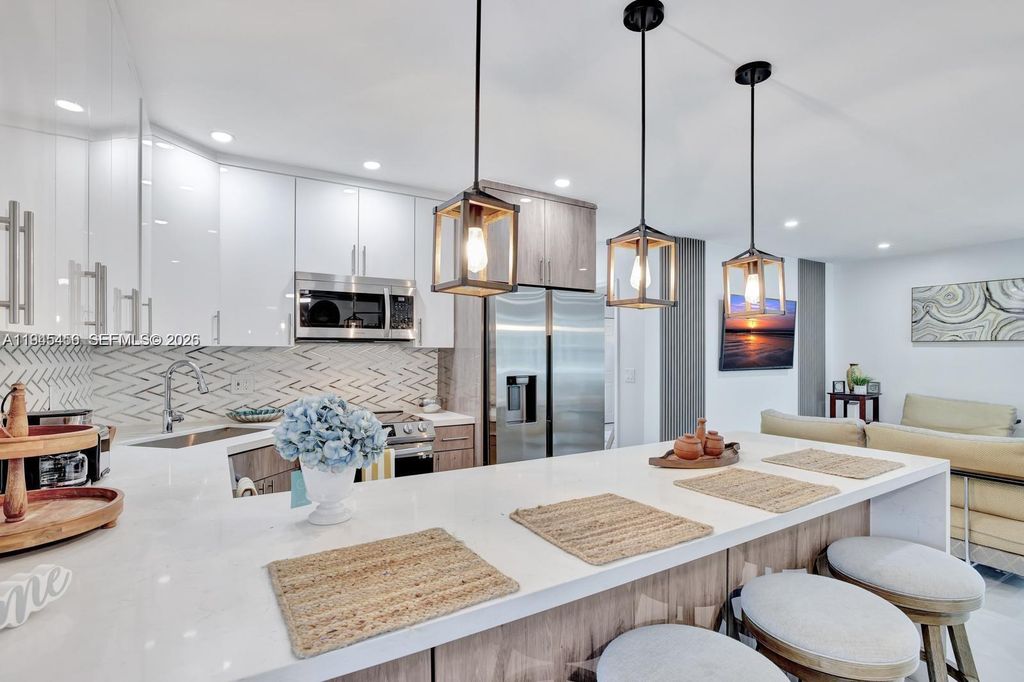 1001 SW 19th St, Fort Lauderdale, FL 33315