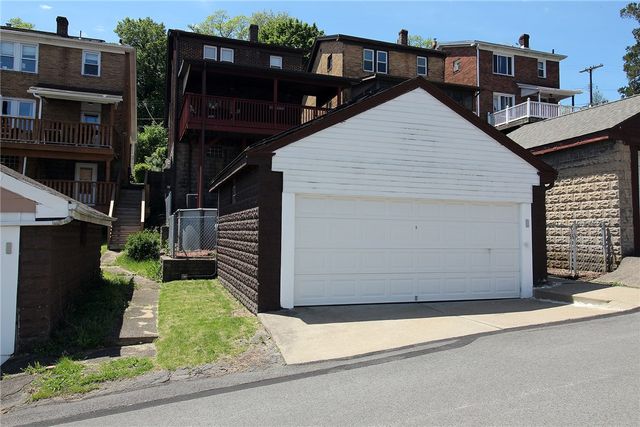 207 E Garden Road, Brentwood, PA 15227