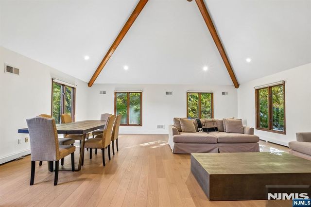 801 Pony Trail, Franklin Lakes, NJ 07417