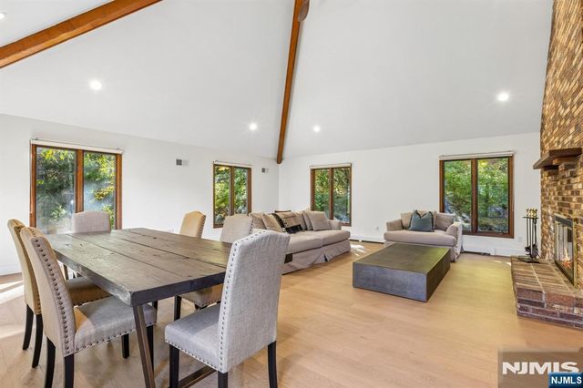 801 Pony Trail, Franklin Lakes, NJ 07417