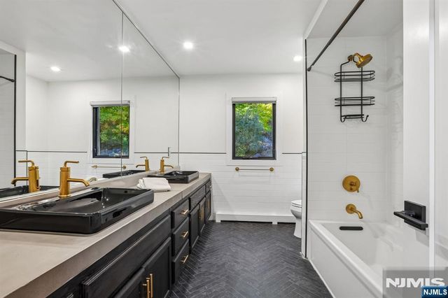 801 Pony Trail, Franklin Lakes, NJ 07417