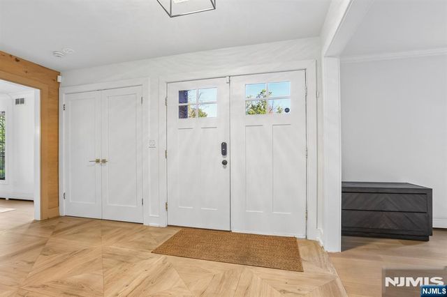 801 Pony Trail, Franklin Lakes, NJ 07417