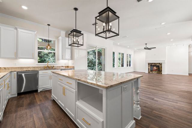 4228 Savannah Hills Lane, Longview, TX 75605