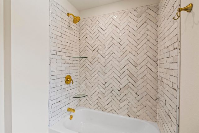 4228 Savannah Hills Lane, Longview, TX 75605