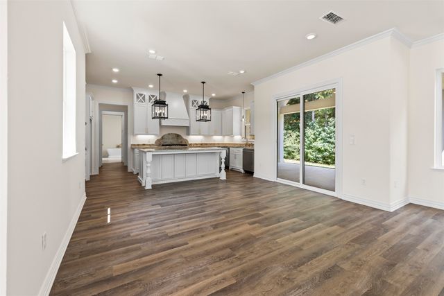 4228 Savannah Hills Lane, Longview, TX 75605