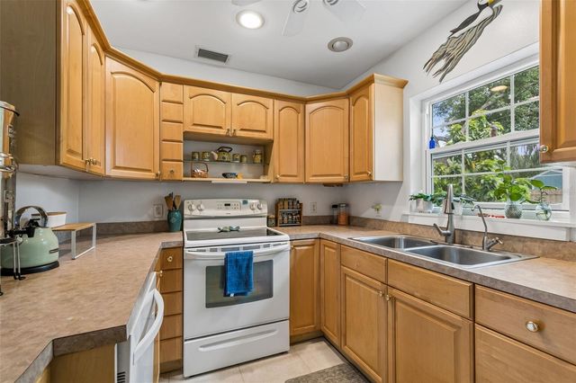 7508 13TH AVENUE N, St Petersburg, FL 33710