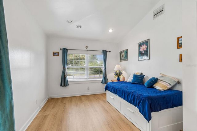 7508 13TH AVENUE N, St Petersburg, FL 33710