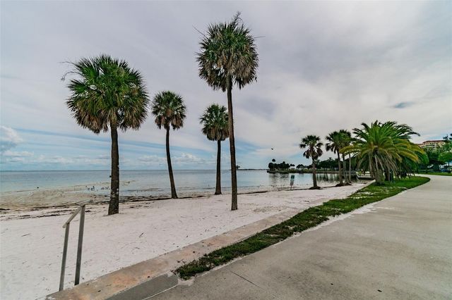 7508 13TH AVENUE N, St Petersburg, FL 33710