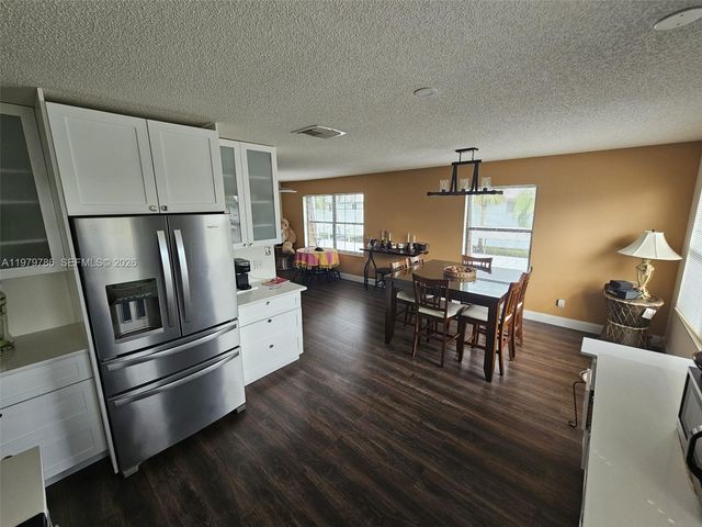 161 SE Village Dr 161, Saint Lucie Village, FL 34952