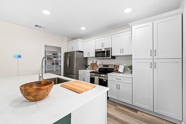 9714 OAK RANCH CRESCENT COURT, Thonotosassa, FL 33592