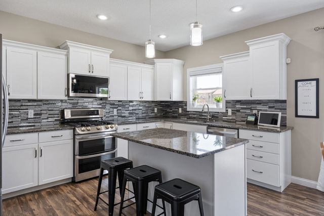 4305 Happiness Lane, Bettendorf, IA 52722