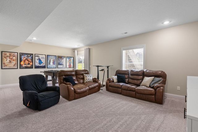 4305 Happiness Lane, Bettendorf, IA 52722