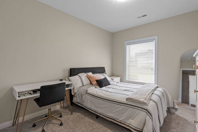 4305 Happiness Lane, Bettendorf, IA 52722