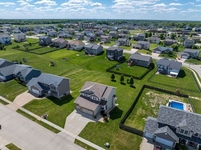 4305 Happiness Lane, Bettendorf, IA 52722