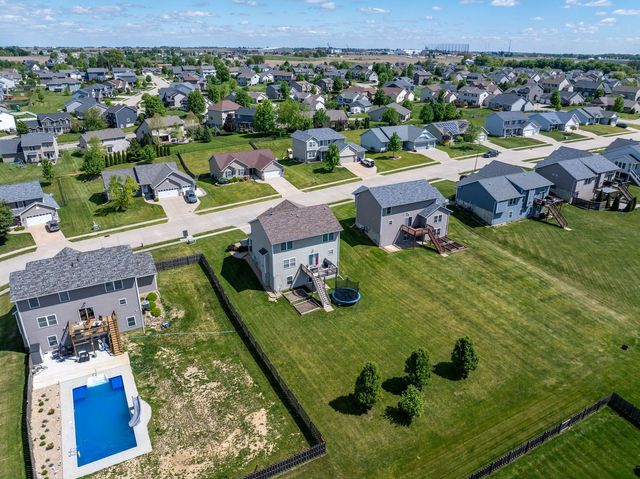 4305 Happiness Lane, Bettendorf, IA 52722