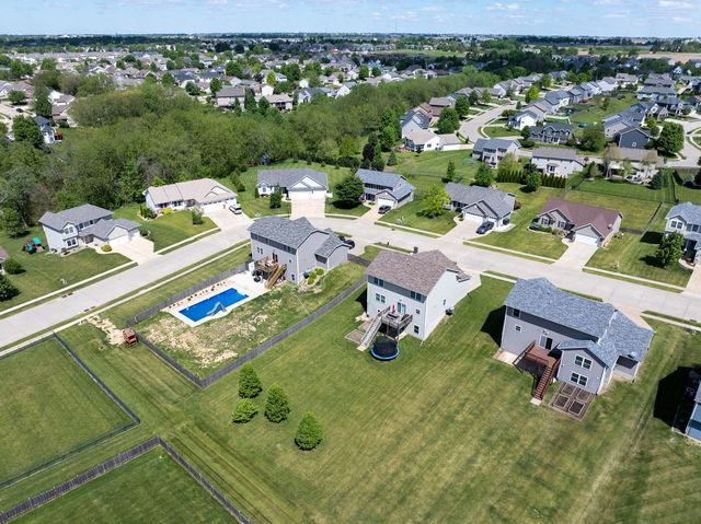 4305 Happiness Lane, Bettendorf, IA 52722