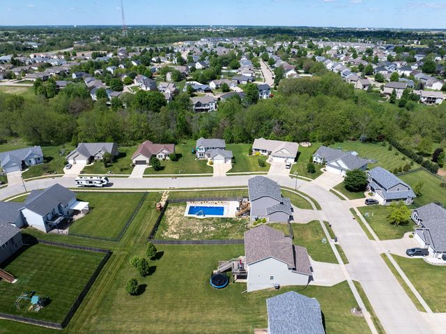 4305 Happiness Lane, Bettendorf, IA 52722