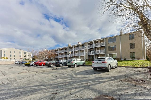 42 Old Colony Way APT 28, Orleans, MA 02653