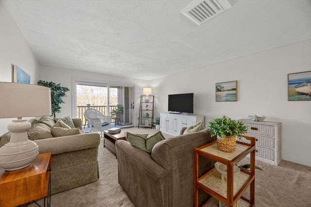 42 Old Colony Way APT 28, Orleans, MA 02653