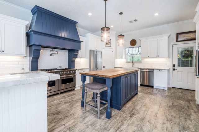 40402 Country Forest Drive, Magnolia, TX 77354