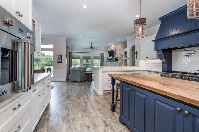 40402 Country Forest Drive, Magnolia, TX 77354