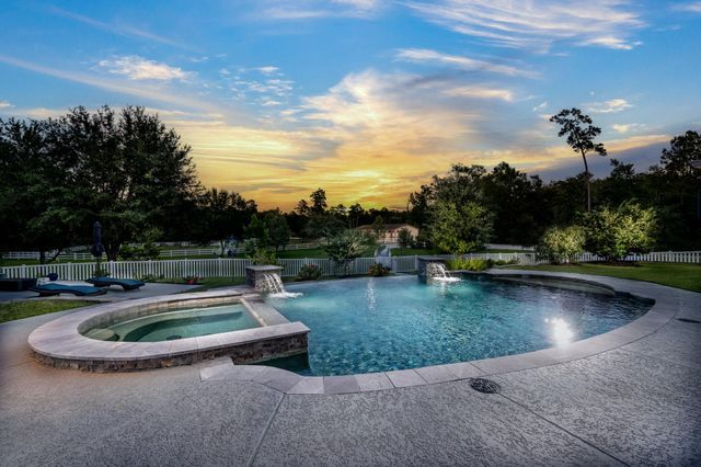 40402 Country Forest Drive, Magnolia, TX 77354