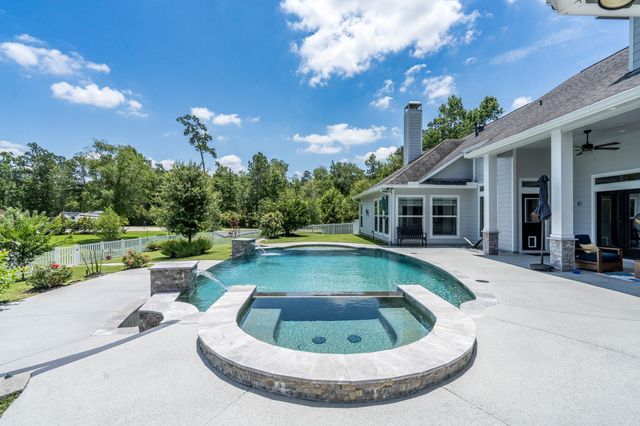 40402 Country Forest Drive, Magnolia, TX 77354