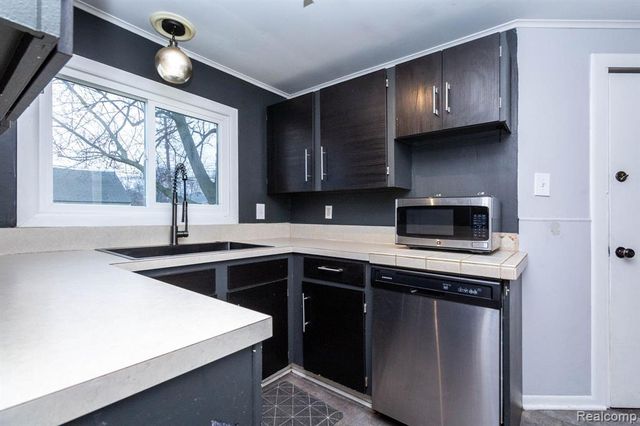 659 Gargantua Avenue, Commerce Twp, MI 48017