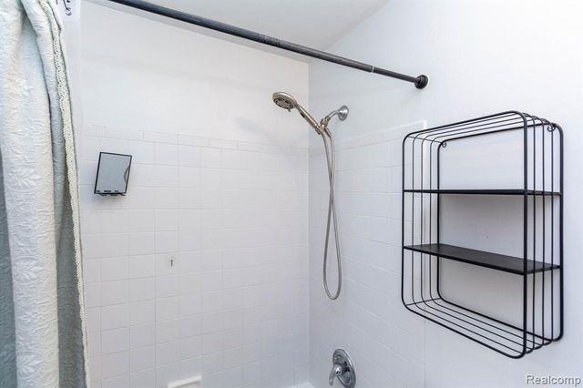 659 Gargantua Avenue, Commerce Twp, MI 48017