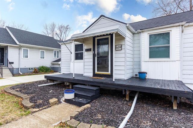 659 Gargantua Avenue, Commerce Twp, MI 48017