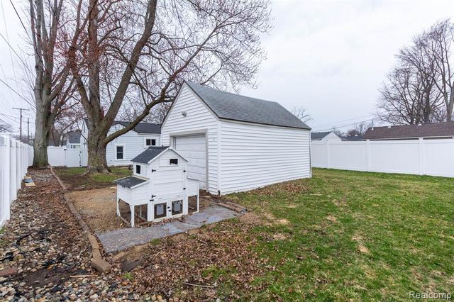 659 Gargantua Avenue, Commerce Twp, MI 48017