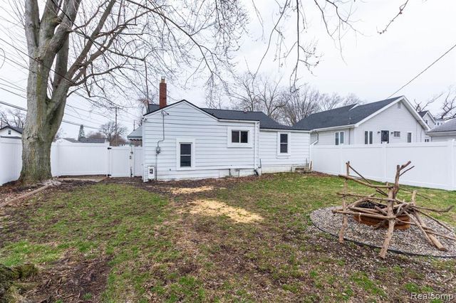 659 Gargantua Avenue, Commerce Twp, MI 48017