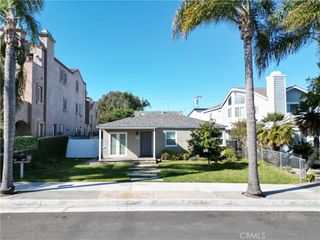 907 1/2 Huntington Street, Huntington Beach, CA 92648