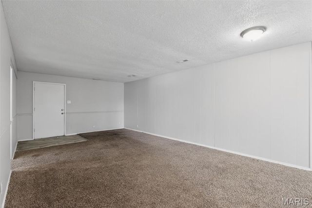 8300 Woodhurst Drive, St Louis, MO 63134