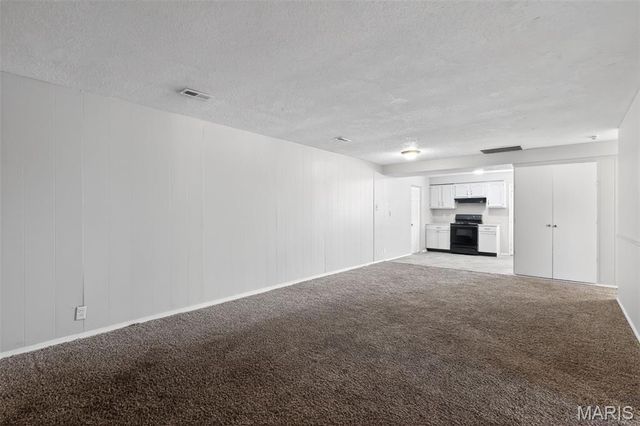 8300 Woodhurst Drive, St Louis, MO 63134