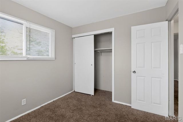 8300 Woodhurst Drive, St Louis, MO 63134