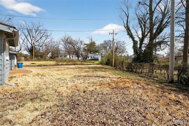 8300 Woodhurst Drive, St Louis, MO 63134