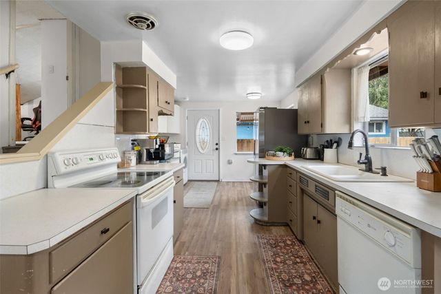 13001 2nd Avenue Ct E, Tacoma, WA 98445