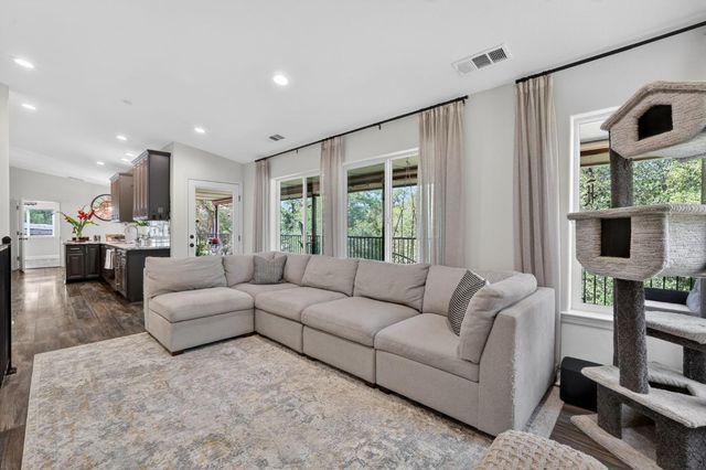 4830 Creekside Dr, Shingle Springs, CA 95682
