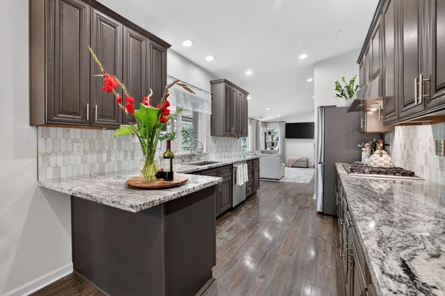 4830 Creekside Dr, Shingle Springs, CA 95682