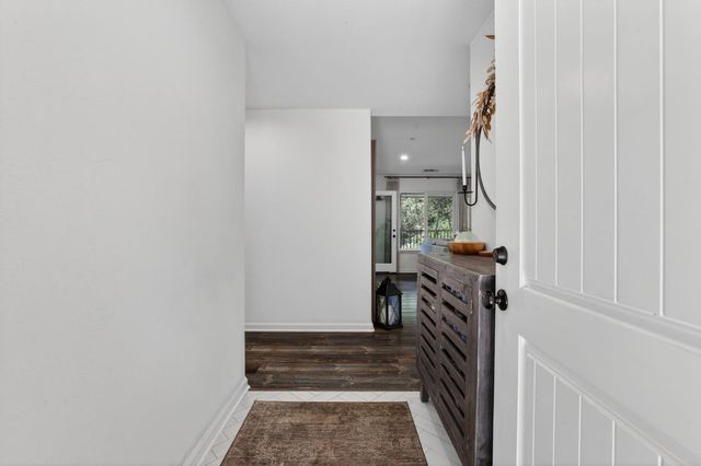 4830 Creekside Dr, Shingle Springs, CA 95682