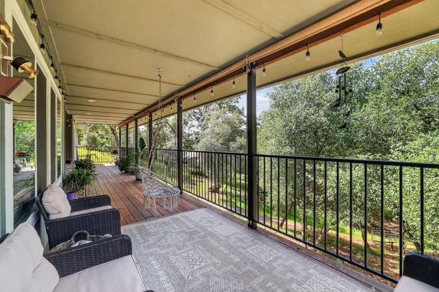 4830 Creekside Dr, Shingle Springs, CA 95682