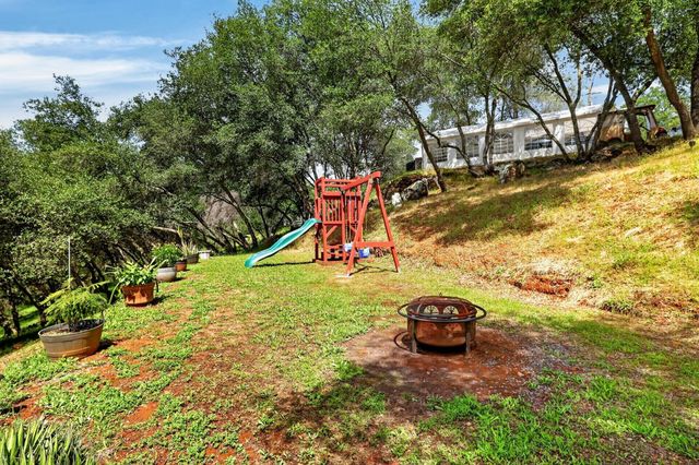 4830 Creekside Dr, Shingle Springs, CA 95682