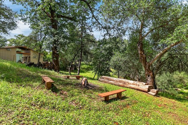4830 Creekside Dr, Shingle Springs, CA 95682