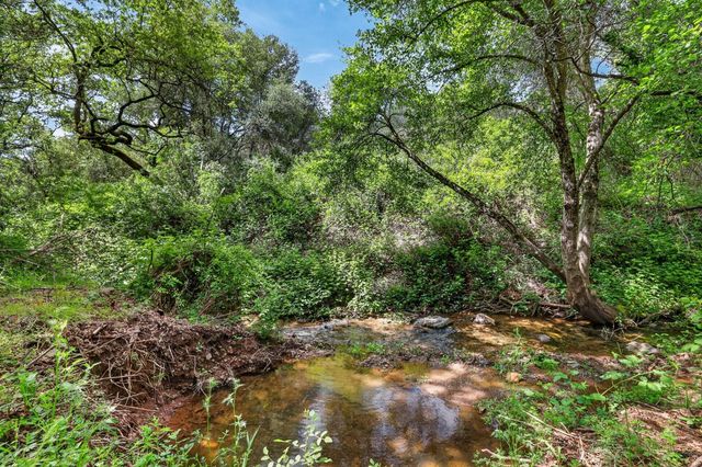 4830 Creekside Dr, Shingle Springs, CA 95682