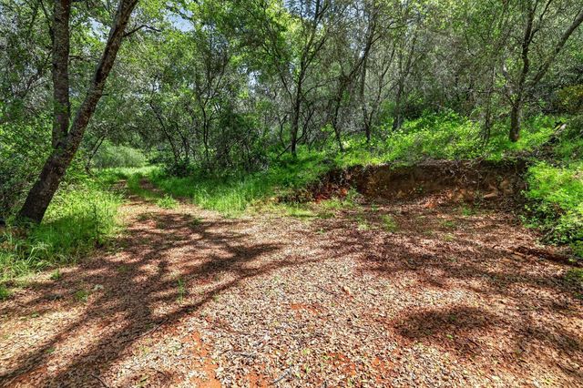 4830 Creekside Dr, Shingle Springs, CA 95682