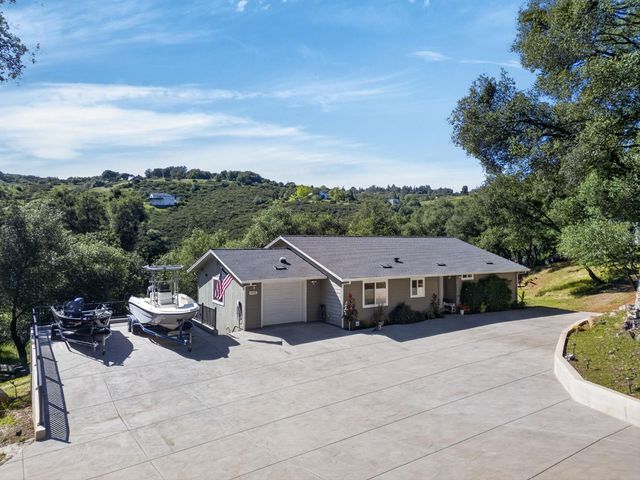 4830 Creekside Dr, Shingle Springs, CA 95682