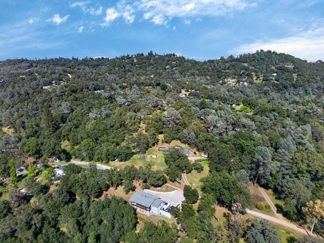 4830 Creekside Dr, Shingle Springs, CA 95682