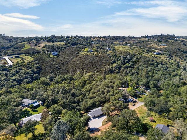 4830 Creekside Dr, Shingle Springs, CA 95682