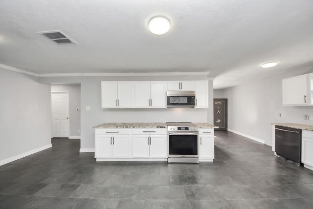 2004 Manor Street, Dayton, TX 77535
